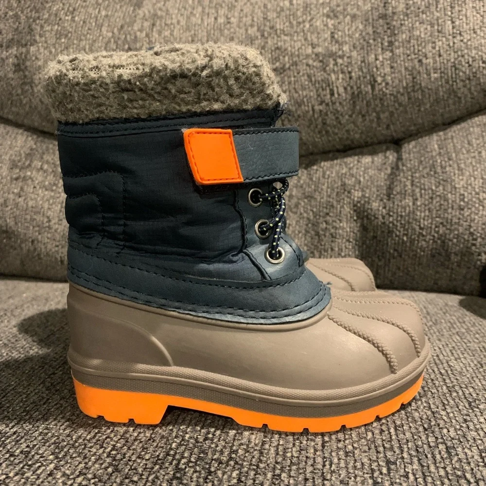 Toddler winter boots size 6 - Picture 3 of 4